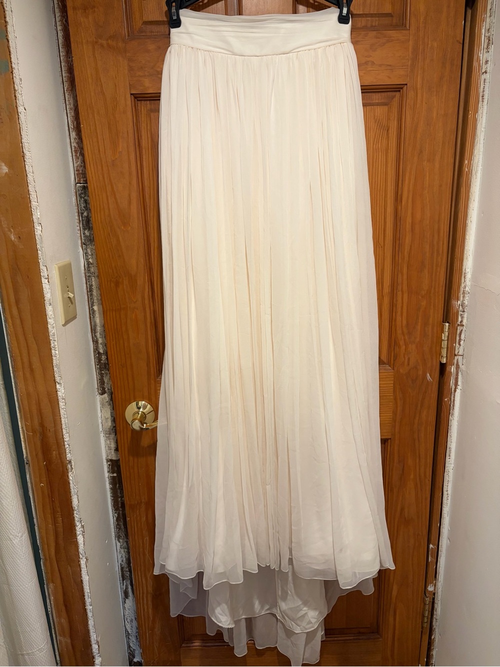 Elegant Cream Maxi Pleated Skirt